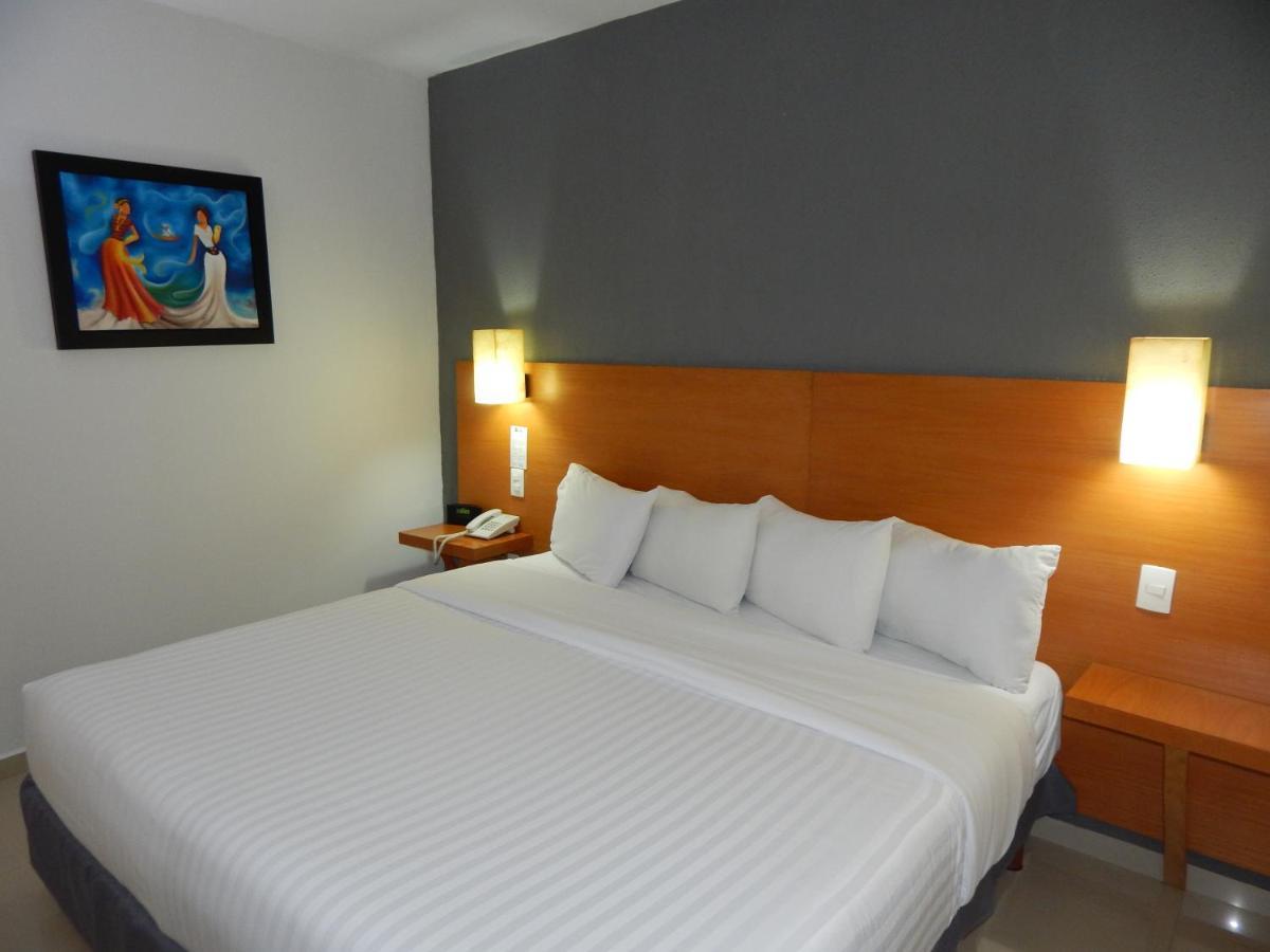 Hotel Gran Minatitlan Plaza Esterno foto