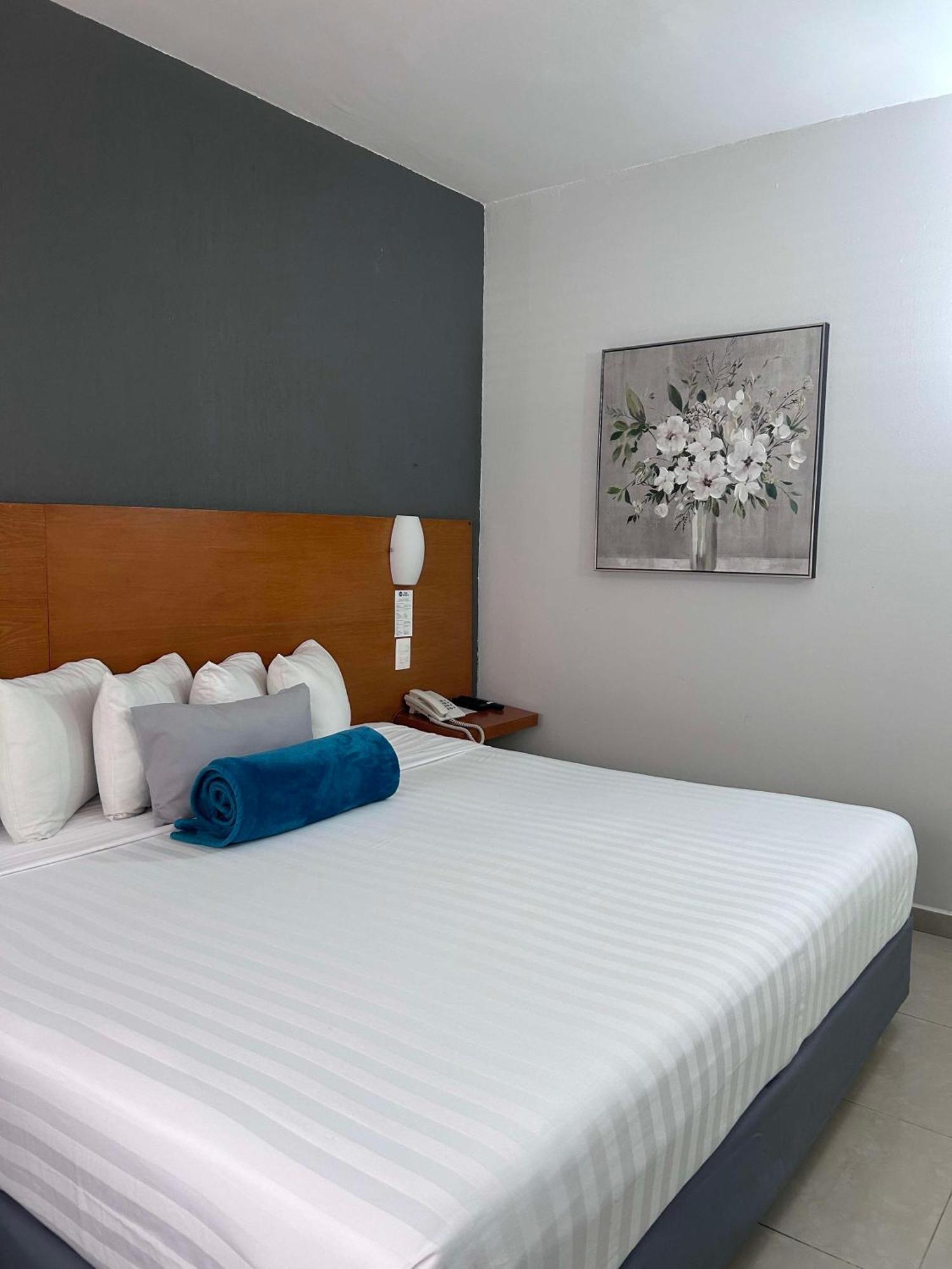 Hotel Gran Minatitlan Plaza Esterno foto